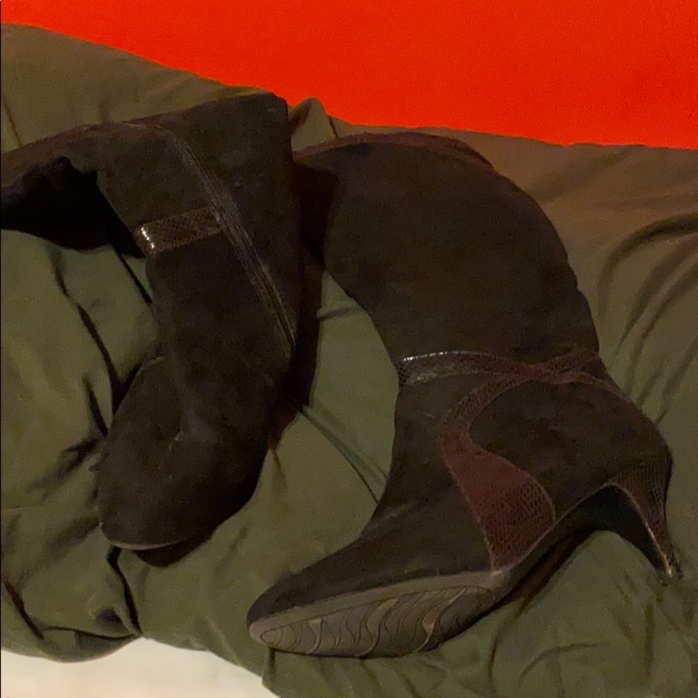Microfiber boot
